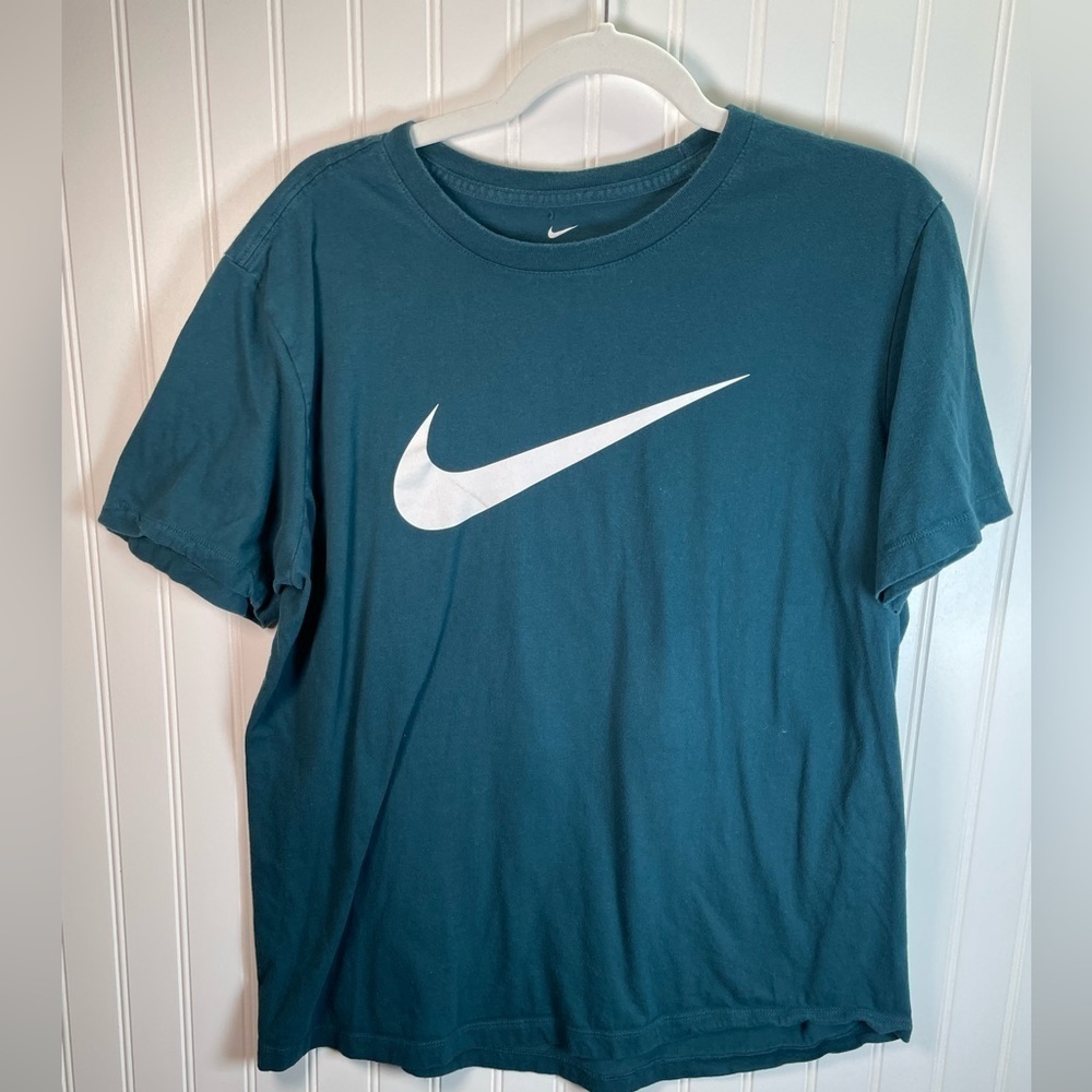 Nike tee